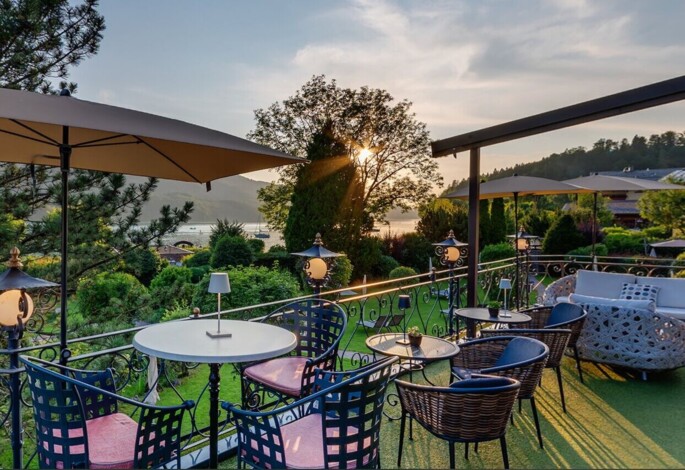 Die Seebar im Waldhof Fuschlsee Resort, dem Wellnesshotel im Salzburger Land.