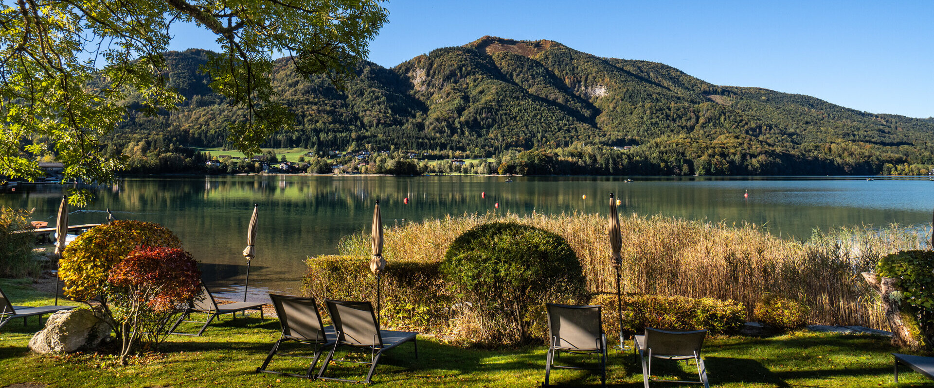 Der Fuschlsee bei einem Sonnenuntergang im Sommer.